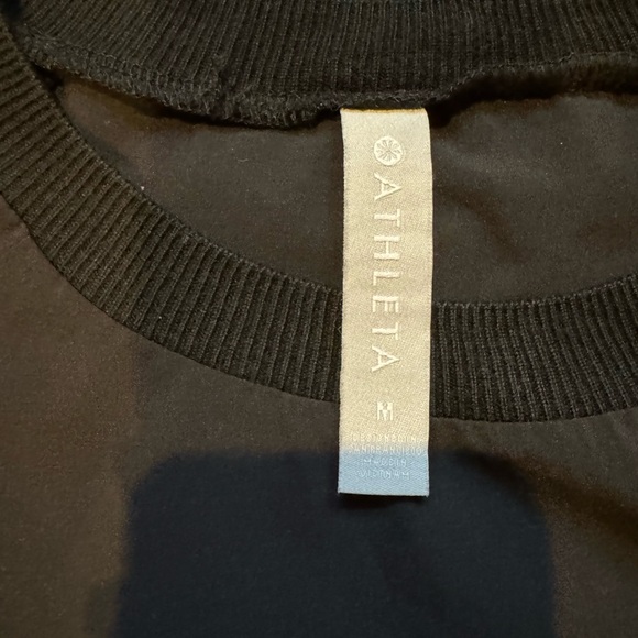 Athleta black t-shirt - Picture 5 of 6
